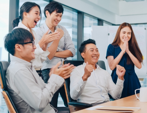 在友達學習、成長茁壯