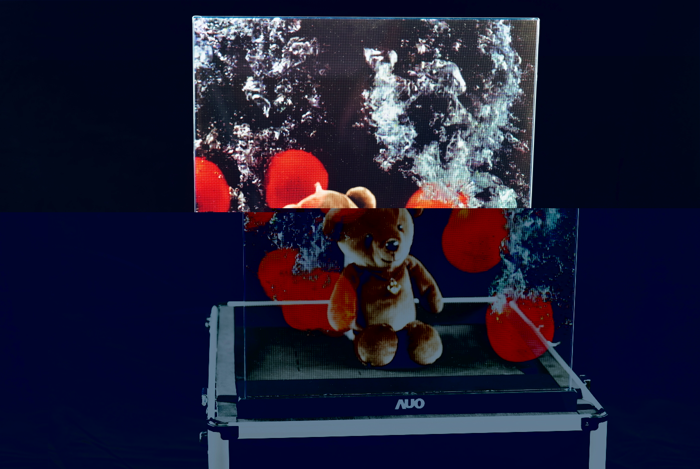 友達領先研發Micro LED透明顯示器，具備高穿透、低繞射、高亮度、可拼接之特性，可應用於智慧移動、智慧零售、商業展示等多元場域