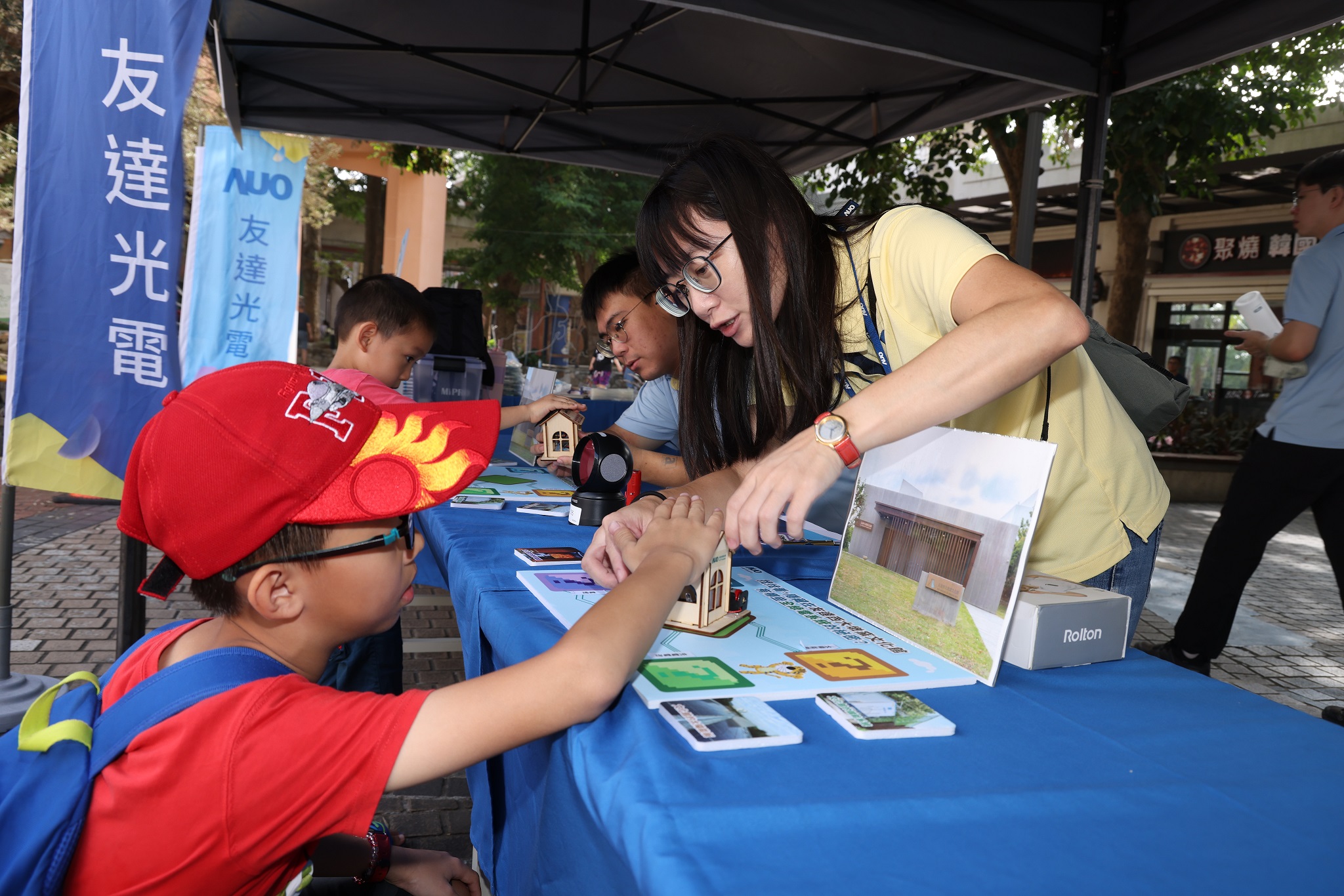友達投入永續素養教育多年，從自身的環境教育場域走入校園、各式活動現場，合作夥伴亦擴及到NGO、公部門與供應鏈，豐碩成果獲「社會共融領袖獎」