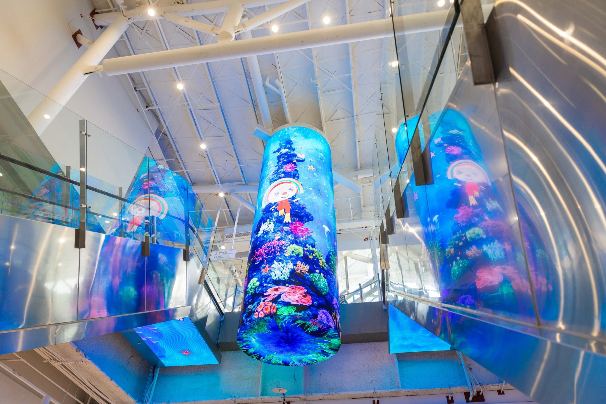 達擎與傑可達整合先進顯示技術與軟硬體應用服務，提供一系列大型LED顯示解決方案，為全新改裝開幕的「清水服務區」佈局嶄新視覺體驗。