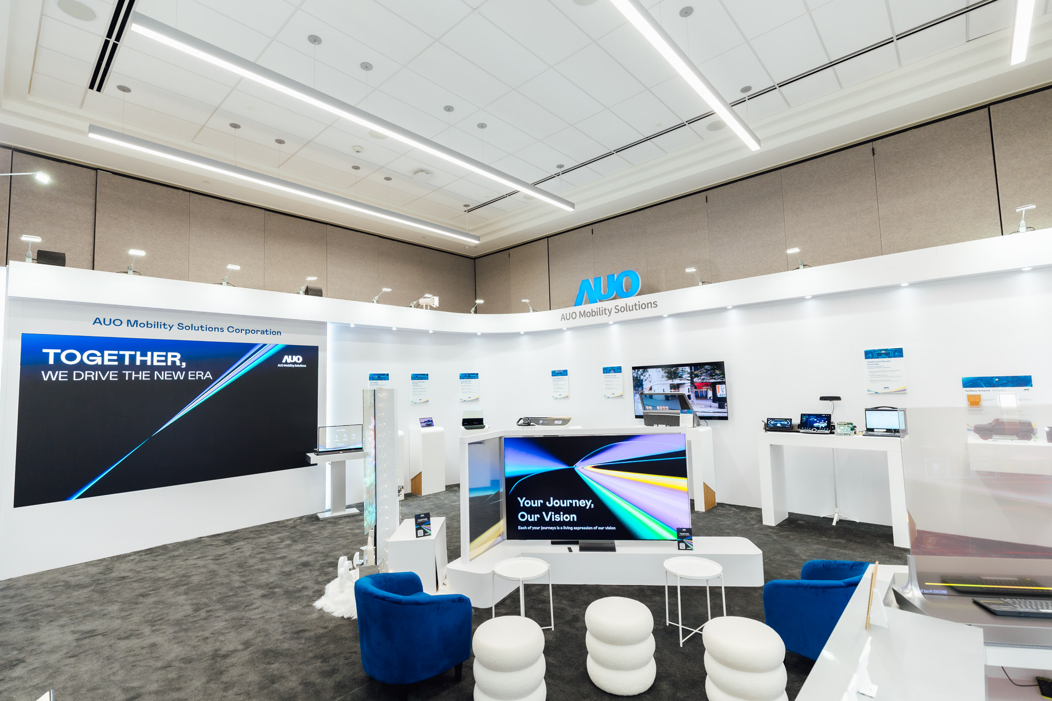 友達智慧移動在AI與軟體定義汽車的演進下，重新定義顯示人機互動，致力與產業客戶合作共創，打造具差異化、功能擴展彈性的未來座艙體驗。